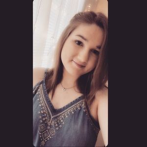 Meet your Posher, Abbey